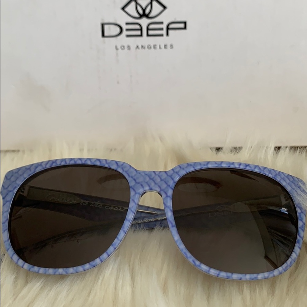 DEEP LA DPLS Sunglasses Sunnies w/ Origami Case + Free Tote!